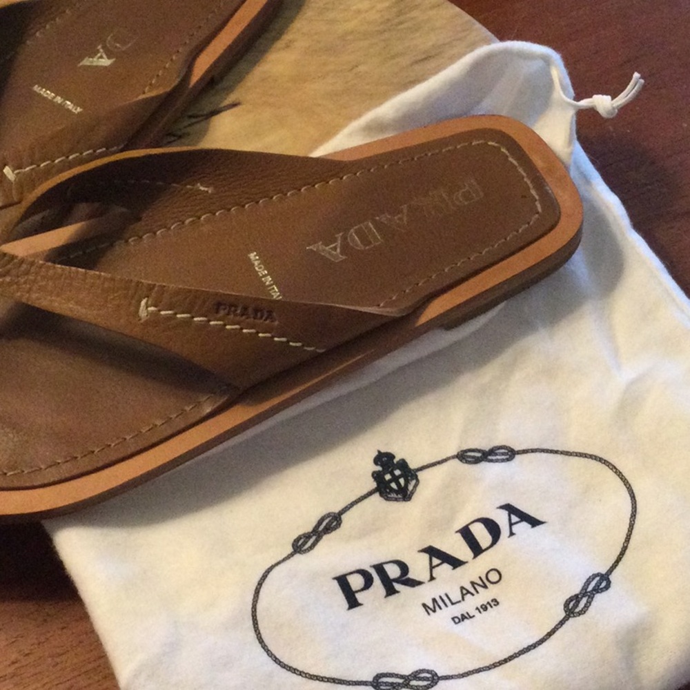 Prada leather flip flops - Picture 2 of 9